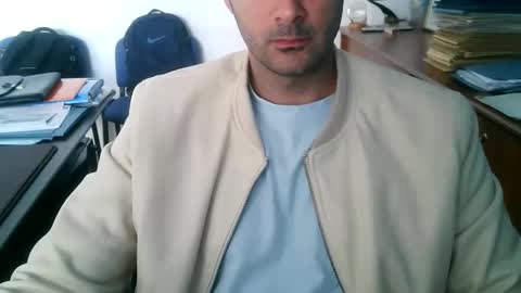 Snapshot of giuseppevai1 chatting on 05/15/26, 09:05 giuseppevai1 online show from 05/15/26, 09:05