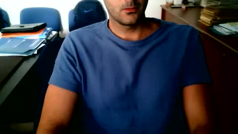 Snapshot of giuseppevai1 chatting on 06/03/26, 02:33 giuseppevai1 online show from 06/03/26, 02:33