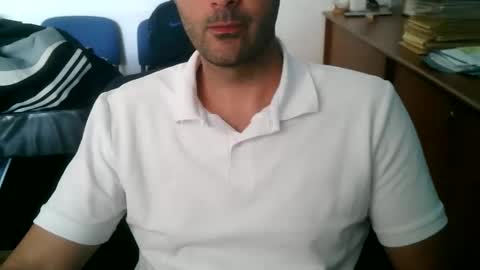 Snapshot of giuseppevai1 chatting on 06/04/26, 10:21 giuseppevai1 online show from 06/04/26, 10:21