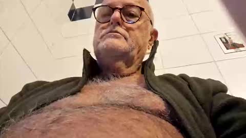 Snapshot of giutomma930394 chatting on 11/03/25, 09:43 giutomma930394 online show from 11/03/25, 09:43