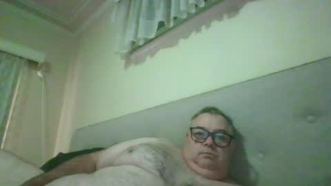 Snapshot of gixxer06 chatting on 07/02/26, 03:45 bi Gixxer online show from 07/02/26, 03:45