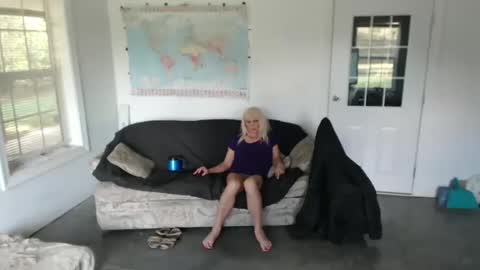 Snapshot of gizi_ilka chatting on 10/19/25, 07:47 Terri online show from 10/19/25, 07:47