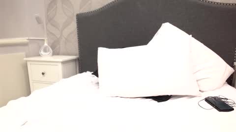 Chad Thunderstroke and Bianca online show from 10/28/25, 01:58