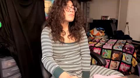 glaceon9 online show from 11/21/25, 09:02