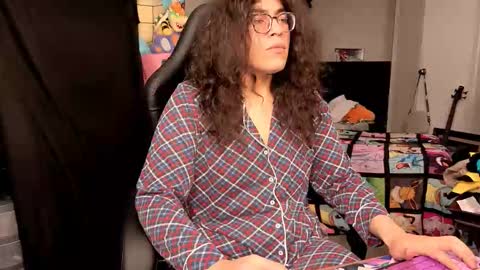 glaceon9 online show from 11/30/25, 10:14