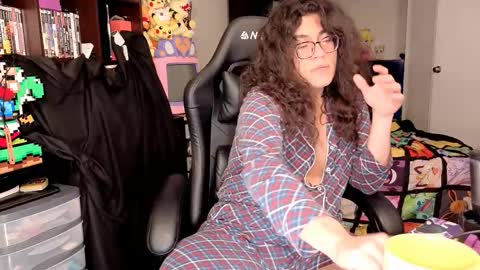 glaceon9 online show from 02/11/26, 05:56