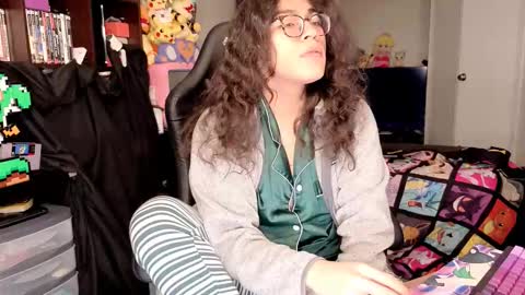 glaceon9 online show from 02/18/26, 12:17