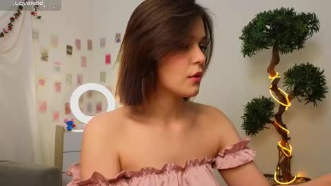 Snapshot of gladysacreman chatting on 03/10/25, 03:01 Michelle online show from 03/10/25, 03:01