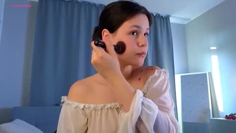 Snapshot of gladysacreman chatting on 09/18/25, 02:57 Michelle online show from 09/18/25, 02:57