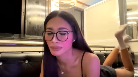 gleiahong online show from 05/17/26, 12:45