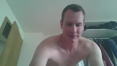 Snapshot of glen_1987 chatting on 04/16/26, 12:06 Mike 1987 online show from 04/16/26, 12:06