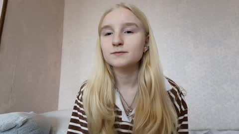 Snapshot of glennabeem chatting on 03/31/26, 09:21 Laura online show from 03/31/26, 09:21