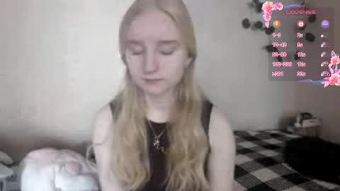 Laura online show from 05/08/26, 07:46