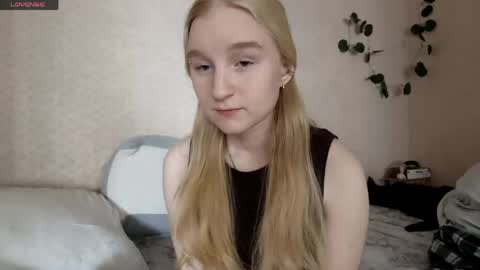 Laura online show from 05/18/26, 08:09