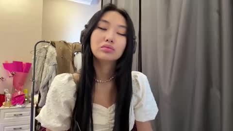 Mia online show from 03/24/26, 09:36