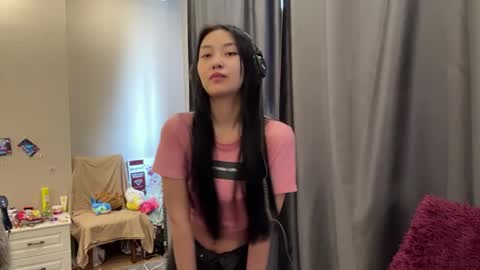 Mia online show from 04/01/26, 07:31