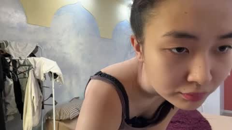 Mia online show from 04/14/26, 10:43