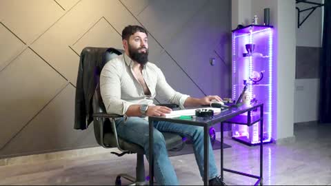 Snapshot of glennmasters chatting on 12/15/24, 07:13 Matthew .. for short call me Matt online show from 12/15/24, 07:13