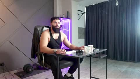 Snapshot of glennmasters chatting on 12/17/24, 08:01 Matthew .. for short call me Matt online show from 12/17/24, 08:01