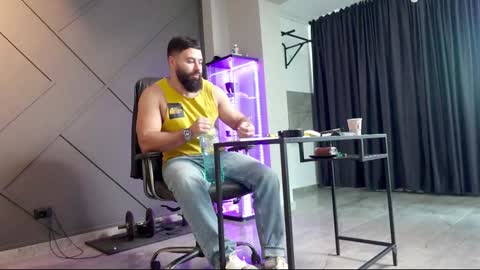 Snapshot of glennmasters chatting on 12/19/24, 10:02 Matthew .. for short call me Matt online show from 12/19/24, 10:02