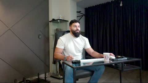 Snapshot of glennmasters chatting on 12/20/24, 03:47 Matthew .. for short call me Matt online show from 12/20/24, 03:47