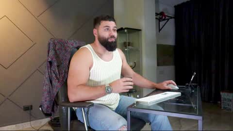 Snapshot of glennmasters chatting on 01/17/25, 02:08 Matthew .. for short call me Matt online show from 01/17/25, 02:08