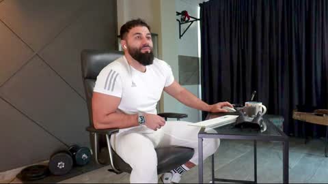 Snapshot of glennmasters chatting on 01/18/25, 07:38 Matthew .. for short call me Matt online show from 01/18/25, 07:38