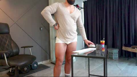 Snapshot of glennmasters chatting on 01/19/25, 07:15 Matthew .. for short call me Matt online show from 01/19/25, 07:15