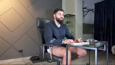 Snapshot of glennmasters chatting on 01/27/25, 05:48 Matthew .. for short call me Matt online show from 01/27/25, 05:48