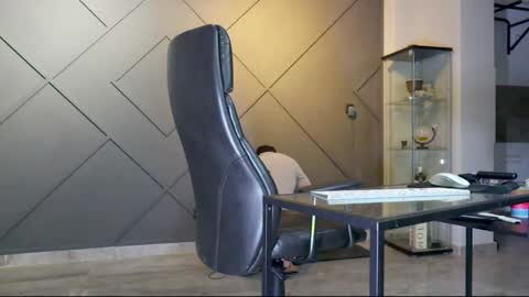 Snapshot of glennmasters chatting on 02/18/25, 02:16 Matthew .. for short call me Matt online show from 02/18/25, 02:16