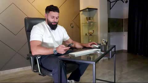 Snapshot of glennmasters chatting on 02/18/25, 10:03 Matthew .. for short call me Matt online show from 02/18/25, 10:03