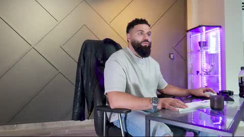 Snapshot of glennmasters chatting on 03/02/25, 10:45 Matthew .. for short call me Matt online show from 03/02/25, 10:45