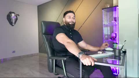 Snapshot of glennmasters chatting on 03/08/25, 12:09 Matthew .. for short call me Matt online show from 03/08/25, 12:09