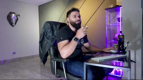 Snapshot of glennmasters chatting on 03/09/25, 05:49 Matthew .. for short call me Matt online show from 03/09/25, 05:49