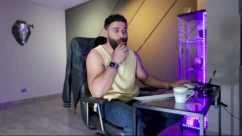 Snapshot of glennmasters chatting on 03/10/25, 03:52 Matthew .. for short call me Matt online show from 03/10/25, 03:52