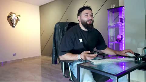 Snapshot of glennmasters chatting on 03/12/25, 09:55 Matthew .. for short call me Matt online show from 03/12/25, 09:55