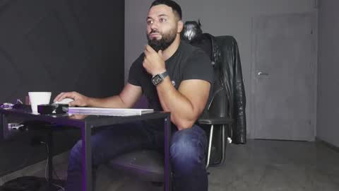 Snapshot of glennmasters chatting on 10/04/25, 06:28 Matthew .. for short call me Matt online show from 10/04/25, 06:28