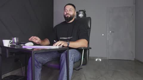 Snapshot of glennmasters chatting on 10/11/25, 09:57 Matthew .. for short call me Matt online show from 10/11/25, 09:57