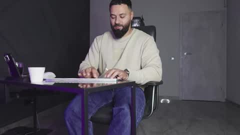 Snapshot of glennmasters chatting on 10/12/25, 10:09 Matthew .. for short call me Matt online show from 10/12/25, 10:09