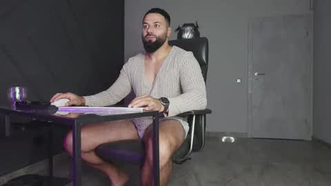 Snapshot of glennmasters chatting on 10/17/25, 06:32 Matthew .. for short call me Matt online show from 10/17/25, 06:32