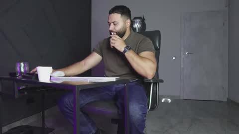 Snapshot of glennmasters chatting on 10/21/25, 07:14 Matthew .. for short call me Matt online show from 10/21/25, 07:14