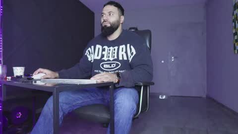 Snapshot of glennmasters chatting on 11/19/25, 06:46 Matthew .. for short call me Matt online show from 11/19/25, 06:46