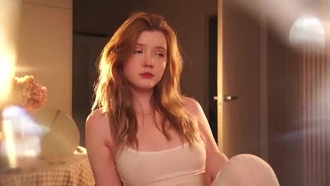 Snapshot of glimmerwave chatting on 02/13/26, 08:05 Gracia online show from 02/13/26, 08:05