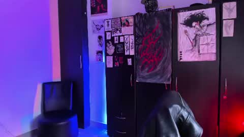 Snapshot of glitch_doll chatting on 07/10/26, 07:27 NYX online show from 07/10/26, 07:27