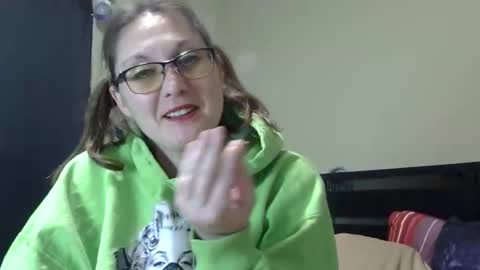 glitchwitchxoxo online show from 12/14/25, 02:39