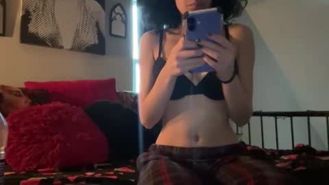 Snapshot of globberton chatting on 12/15/25, 08:02 Baby Bimbo online show from 12/15/25, 08:02