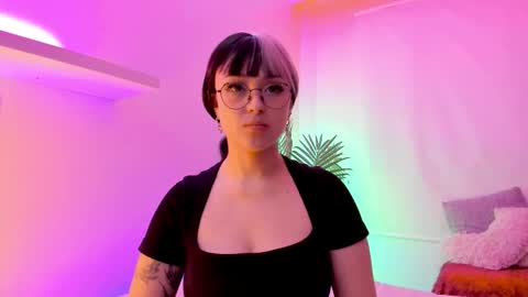 Mimi online show from 11/14/25, 09:24