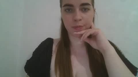 Snapshot of gloria954807 chatting on 05/21/26, 09:00 gloria954807 online show from 05/21/26, 09:00