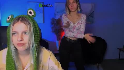 Snapshot of gloria_bubble chatting on 11/14/25, 10:25 your dream online show from 11/14/25, 10:25