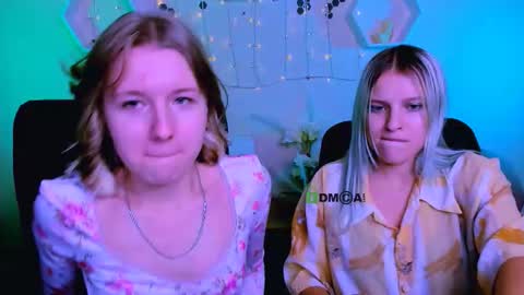 Snapshot of gloria_bubble chatting on 11/14/25, 10:29 your dream online show from 11/14/25, 10:29